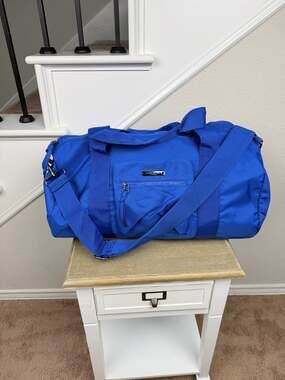 Givenchy Parfums Blue Nylon Gym Duffel Bag with Front Zipper Pocket